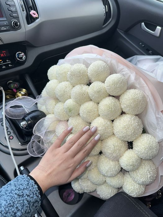 Цветы  белые свежые