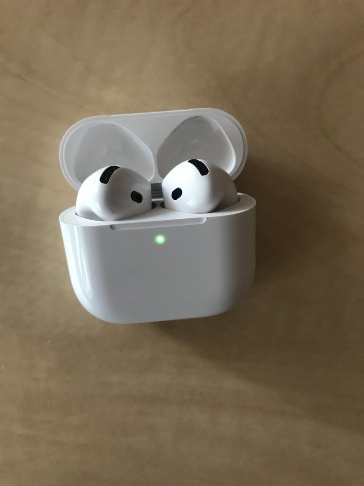 Безжични Слушалки Airpods 4