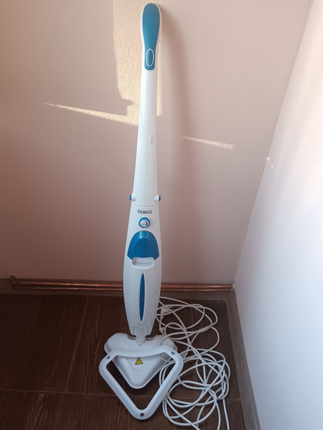 Vând mop electric QUIGG. Folosit doar de 2 ori are și 2 rezerve