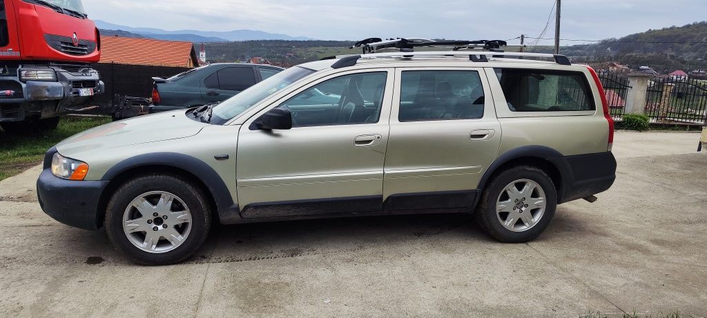 VOLVO XC70 2.4d AWD 185 cv