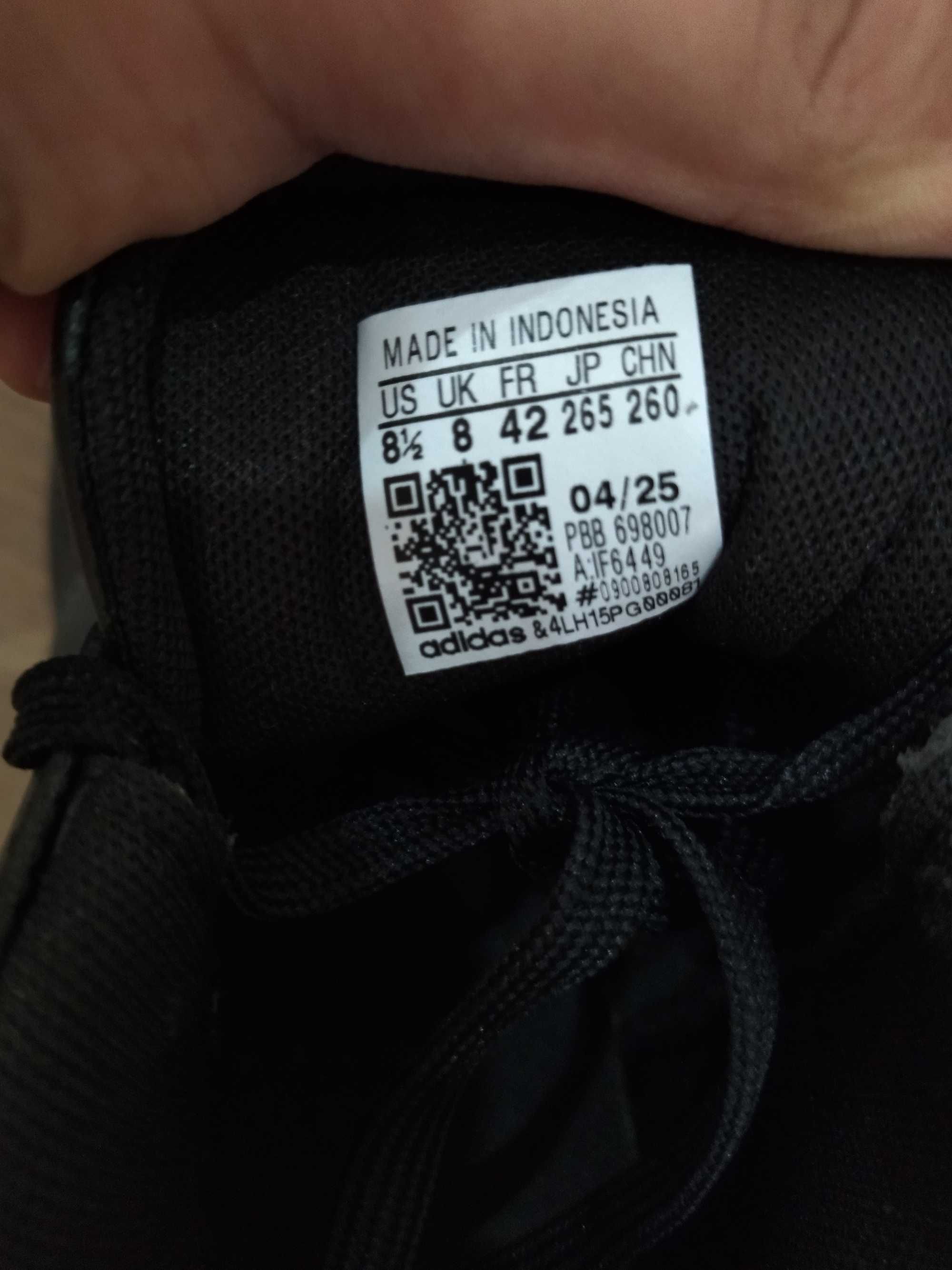 Кроссовки adidas