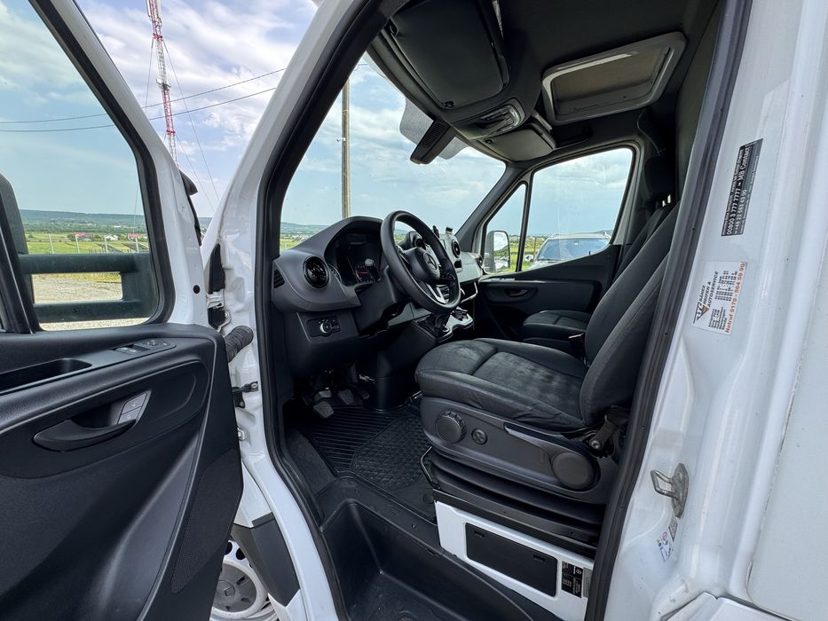 Vand mercedes sprinter 2018 cu lift