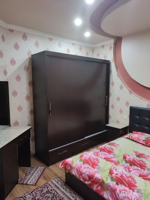 Фаргона марказида 2 хонали квартира ижарага берилади. Сдаётся квартира