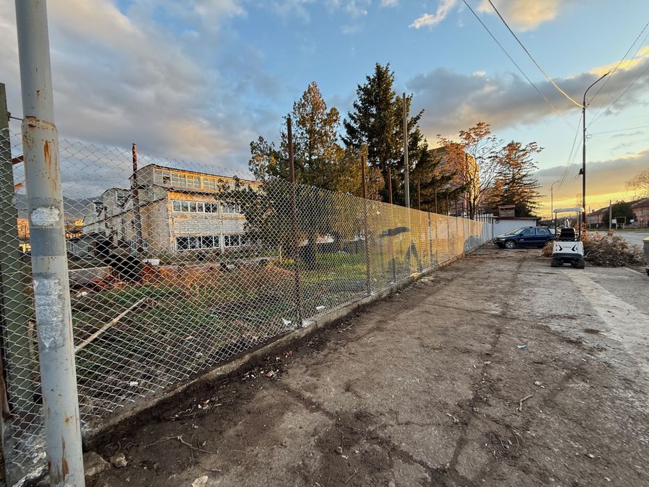 Изграждане на огради, кофражи, бетонни площадки из страната