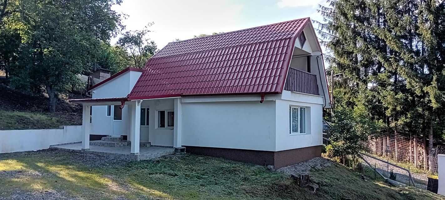 Vând casa de vacanță