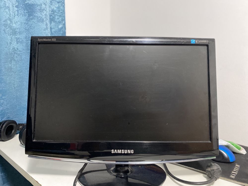 Monitor Samsung 1366x768
