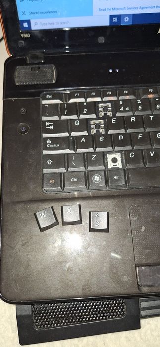 Laptop Lenovo ideapad y560