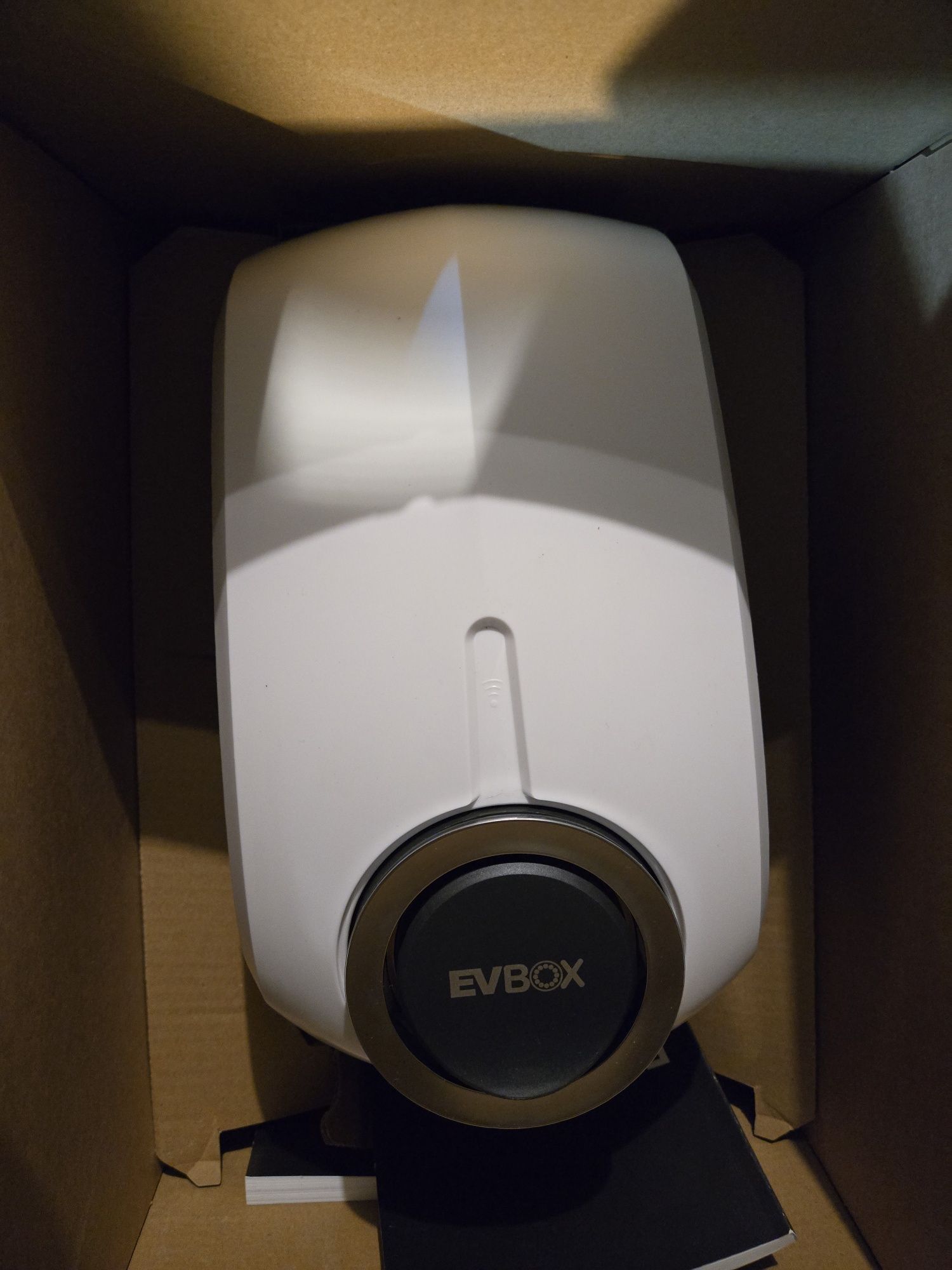 Statie NOUA de incarcare masini electrice EVBox Elvi E3321-A4502-11.3