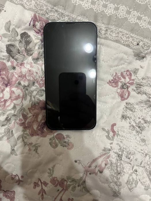 iPhone 13 продава