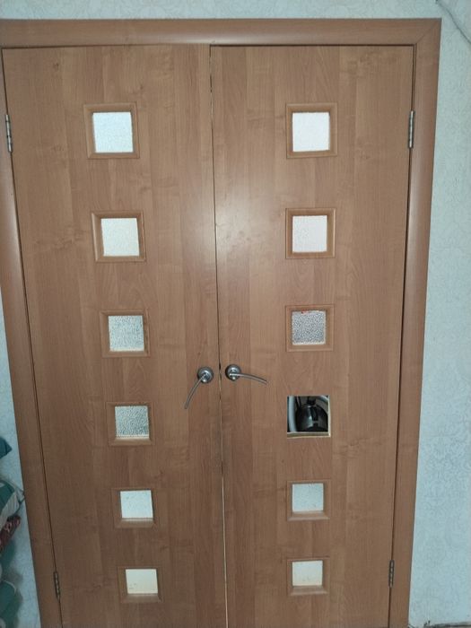 Отдам б/у двери срочно
