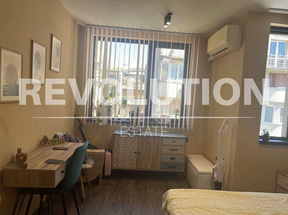 Дава се под наем Двустаен апартамент в Варна, Център - 50 кв.м за 500 € - Снимка #2