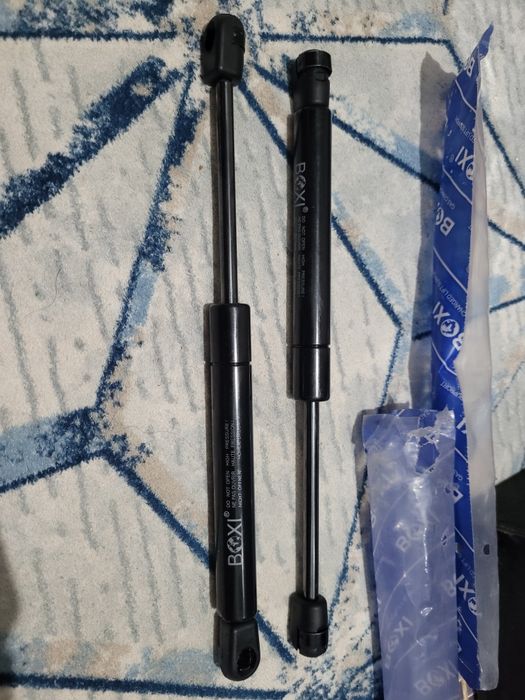 Амортизаторы багажника ауди а6 седан 2005