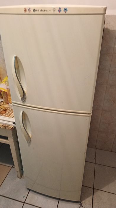 Продам холодильник