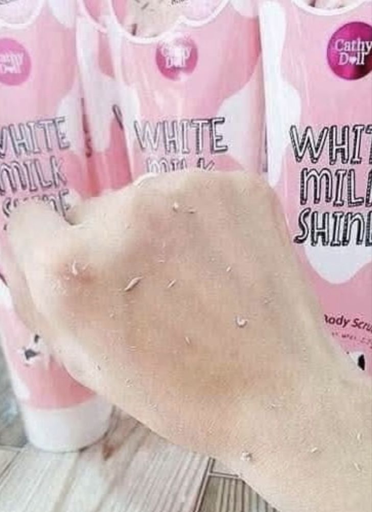 Cathy Doll White Strawberry Body Scrub
