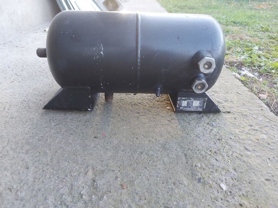 Ресивер, расширительный бачок,