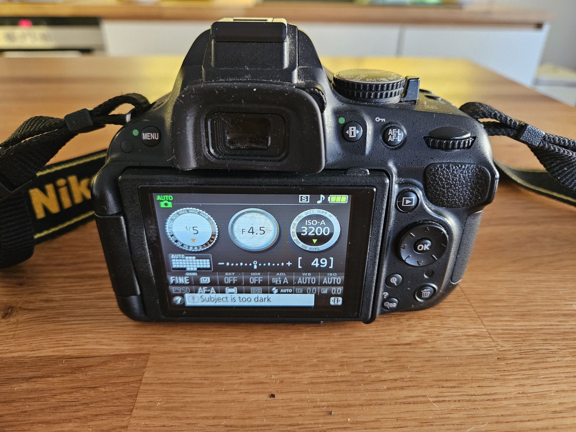 DSLR Nikon 5200 + 18-55MM + чанта + зарядно + 8GB  карта памет