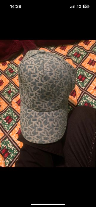 Vand sepci de marca mai multe modele si firme