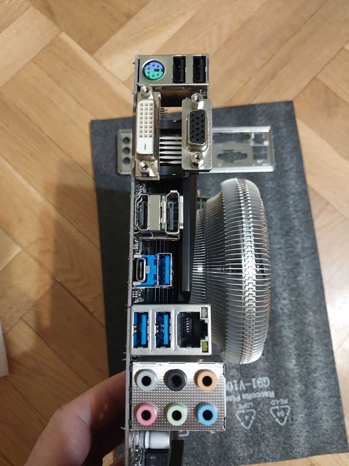 Intel I5 9500 + Gigabyte B365M D3H + 20GB DDR4 2666Mhz