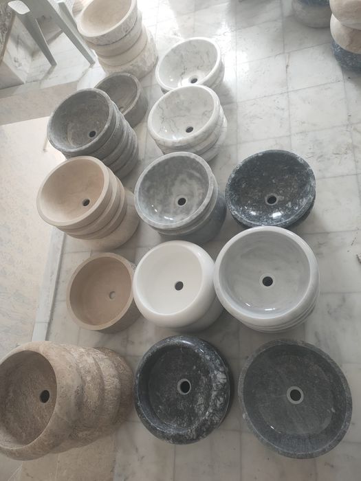 Vindem lavoare din piatra naturala