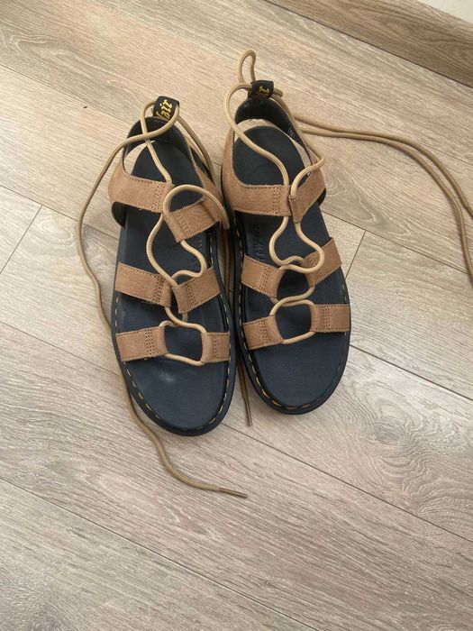 Сандали Dr. Martens, Nartilla