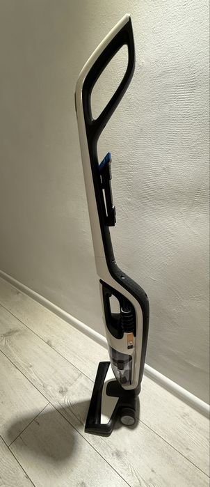 Вертикална прахосмукачка 2 in 1 Philips FC6171 без кабел