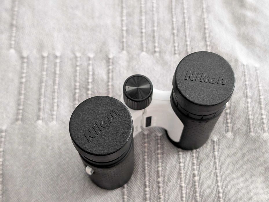 Binoclu Nikon Aculon (8x21), stare foarte buna