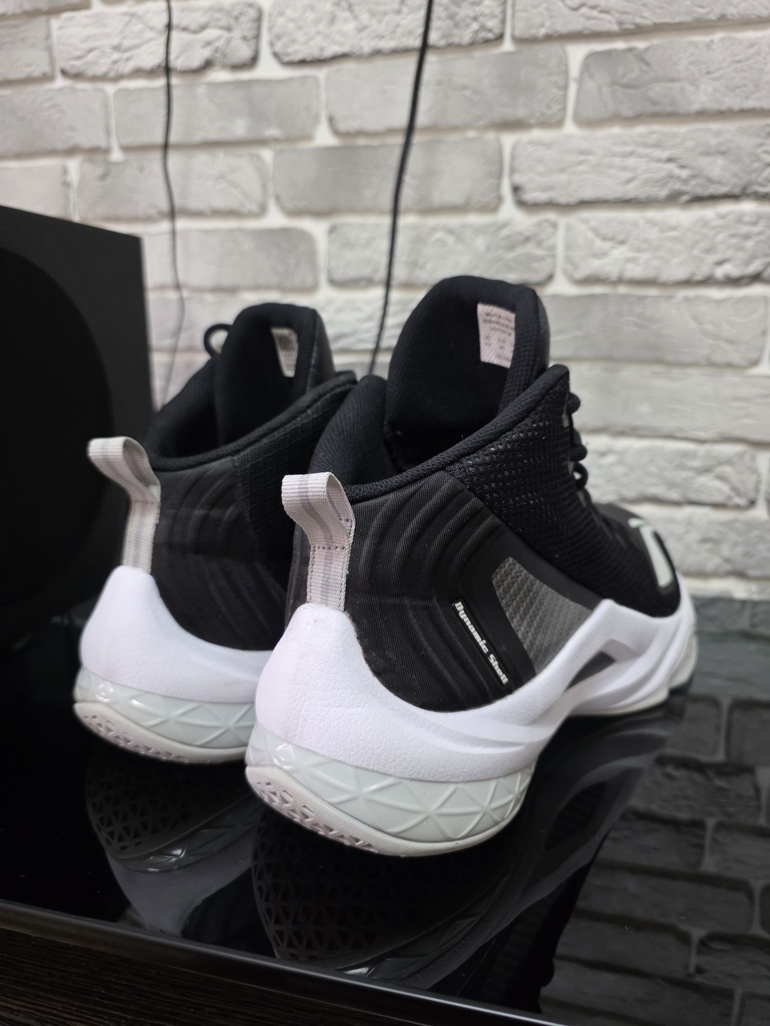 Оригинальные кроссы Li-ning