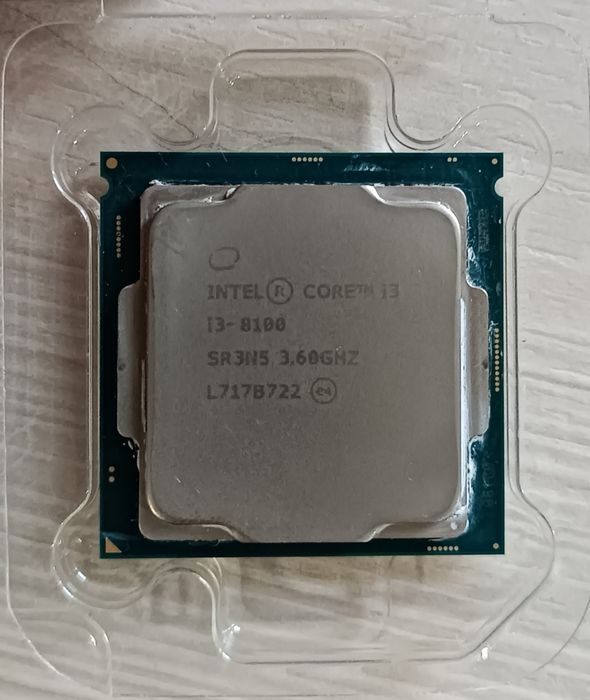 Продам intel I3 8100
