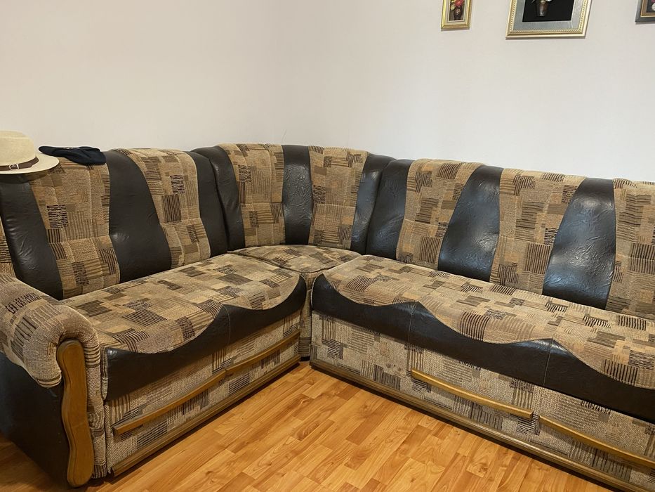 Canapea extensibila si  mobilier sufragerie