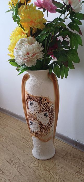 Ваза для цветов из керамики