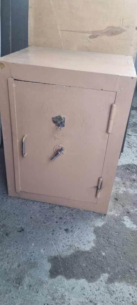 Срочно продам песочный сейф
