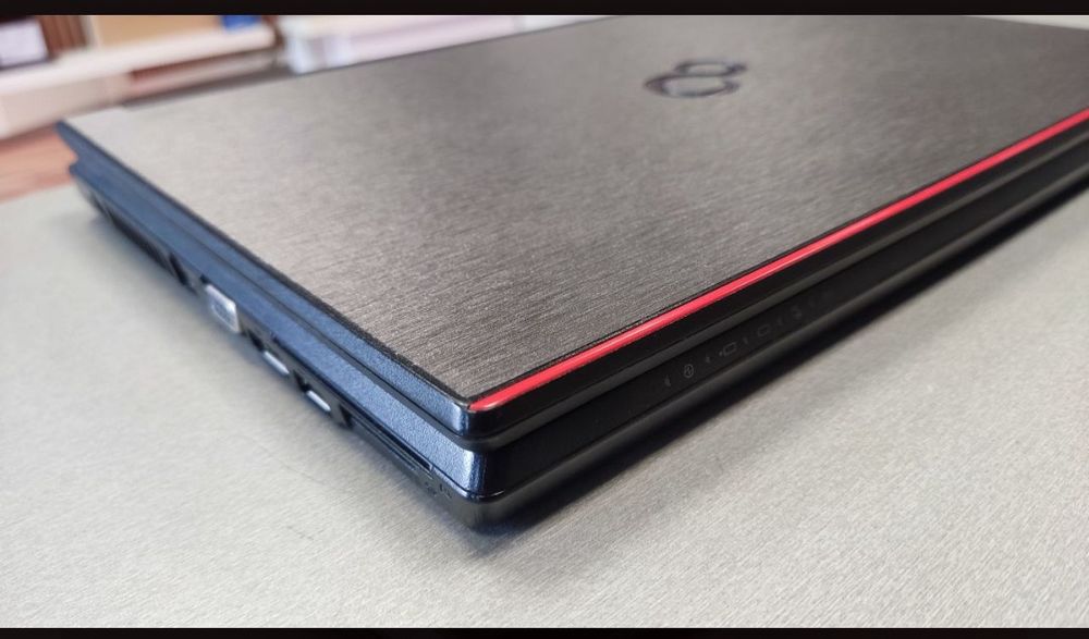 VÂNZARE URGENTĂ! Laptop Fujitsu E547 i5 (Gen. 7), 8GB RAM, 256GB SSD +