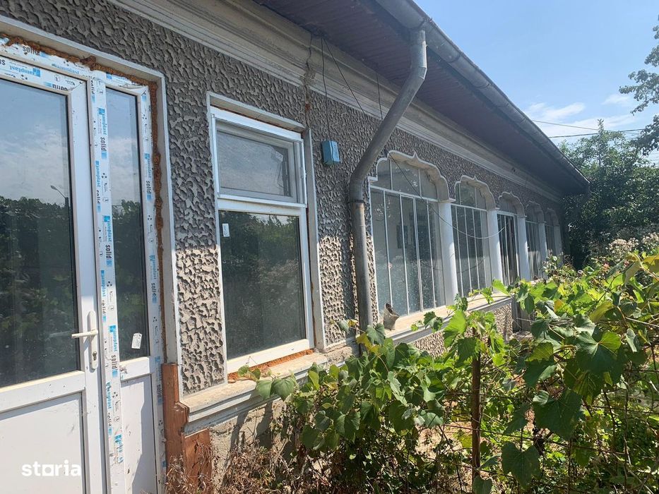 Vânzare teren 829 mp cu casă – poziție excelentă, toate utilitățile!