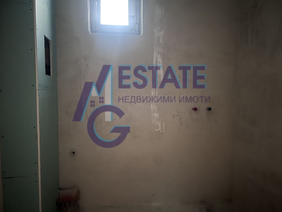 Продава се Тристаен апартамент в Бургас, Сарафово - 316 кв.м за 581 €/кв.м - Снимка #19