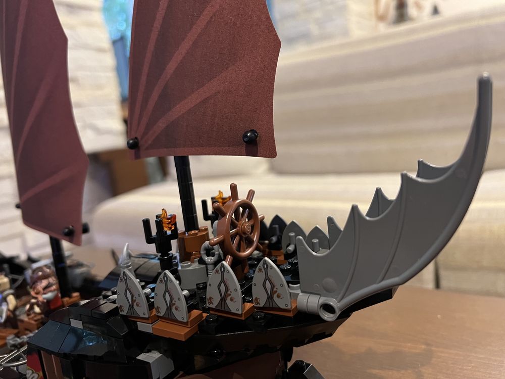 Vând Lego LOTR 79008 Pirate Ship Ambush