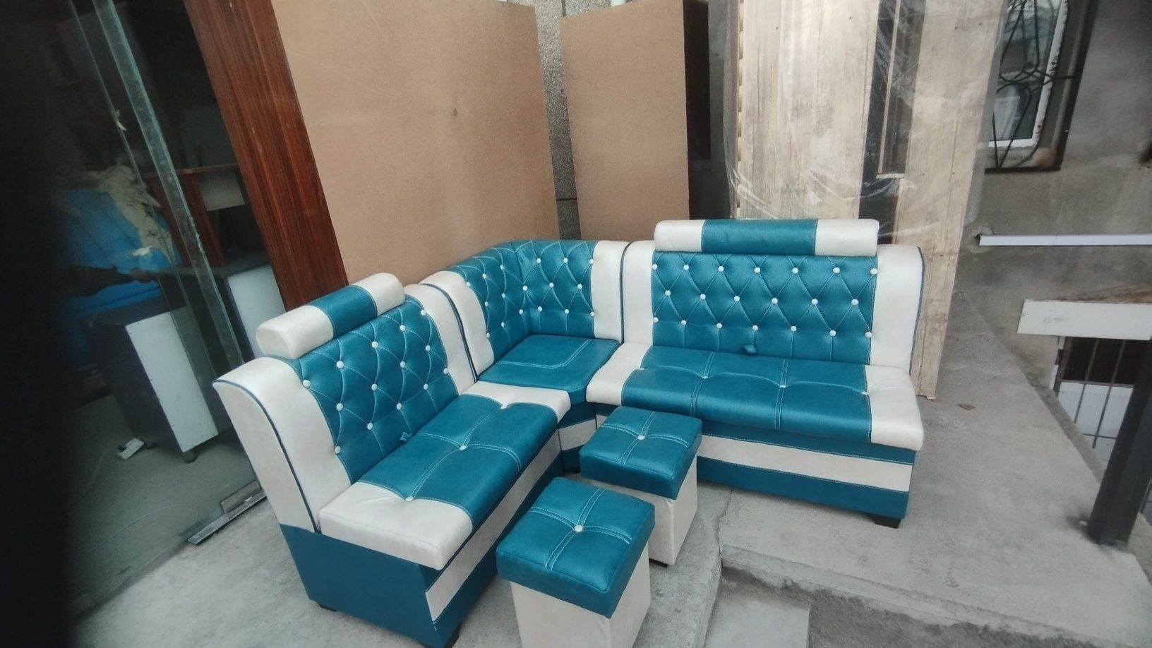 Yumshoq ugalok divan