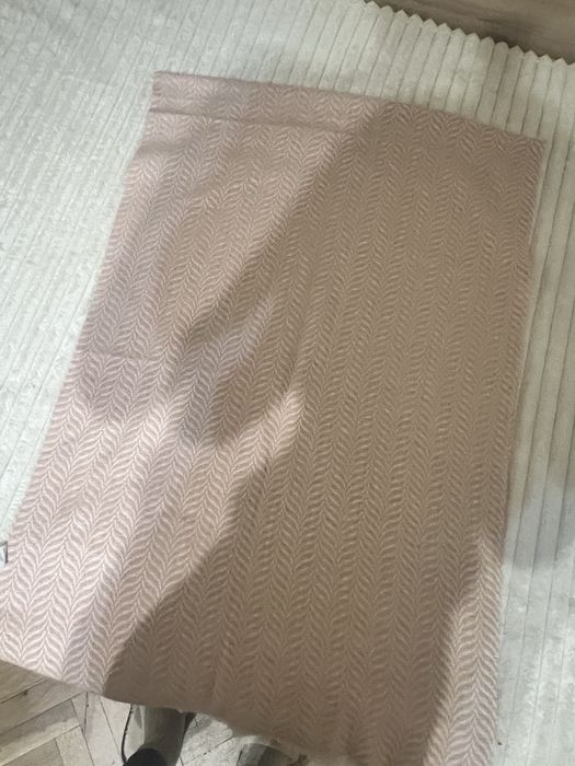 Розов плътен шал