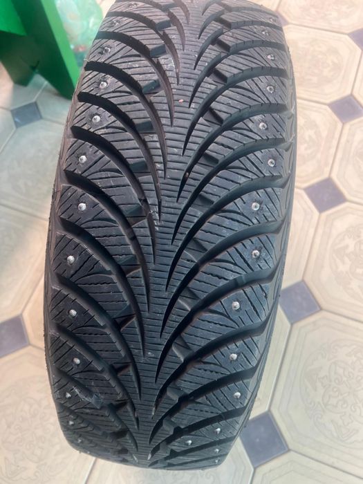 Зимние шипованные шины 205/65/15