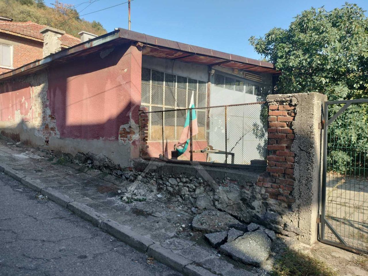 Продава се Къща в с. Брестовица, Област Пловдив - 220 кв.м за 289 €/кв.м - Снимка #1