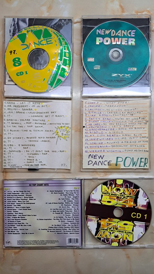 Колекция от компакт дискове  CD