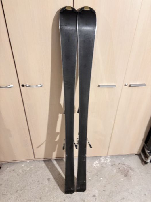 Ofer spre vanzare schiuri