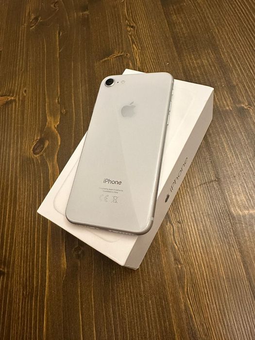 Продается Iphone 8