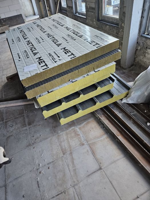 Panouri Sandwich cu vata Metigla