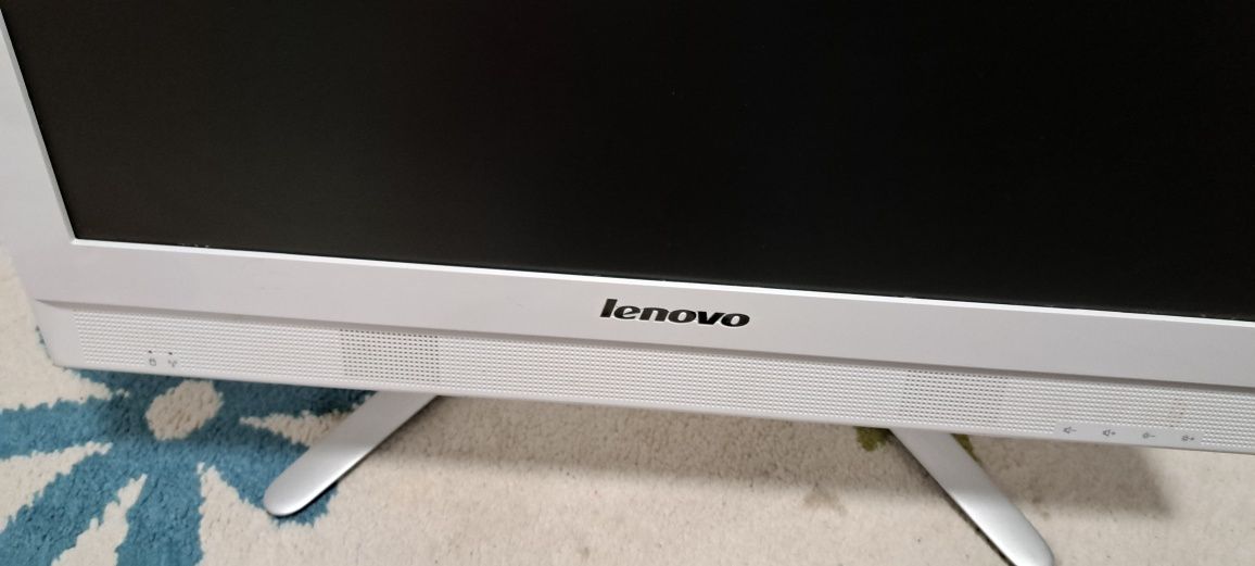 De vânzare monitor Lenovo