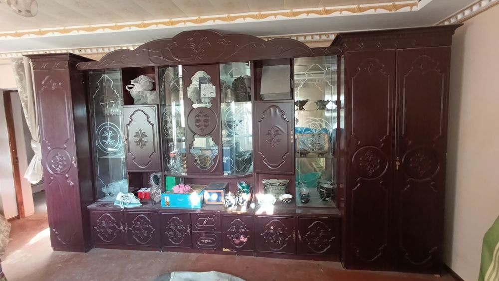 Гарнитур сотилади