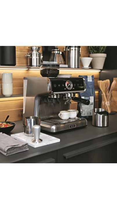 Кафемашина/кафеавтомат мелница Grind Професия, BEEM 15bar,тъчскрийн.