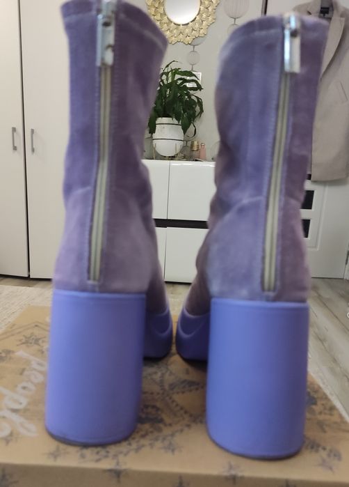 Botine mov deschis piele întoarsă naturală