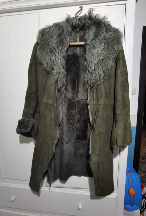 Haina blana culoare verde