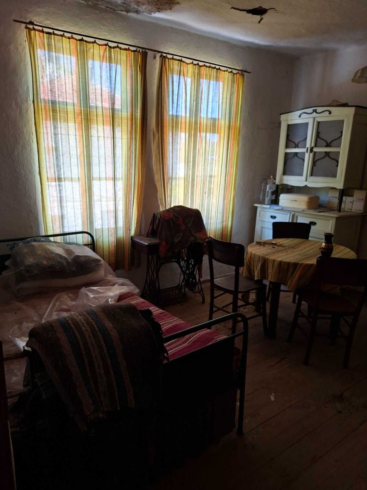 Продава къща в село Берсин.