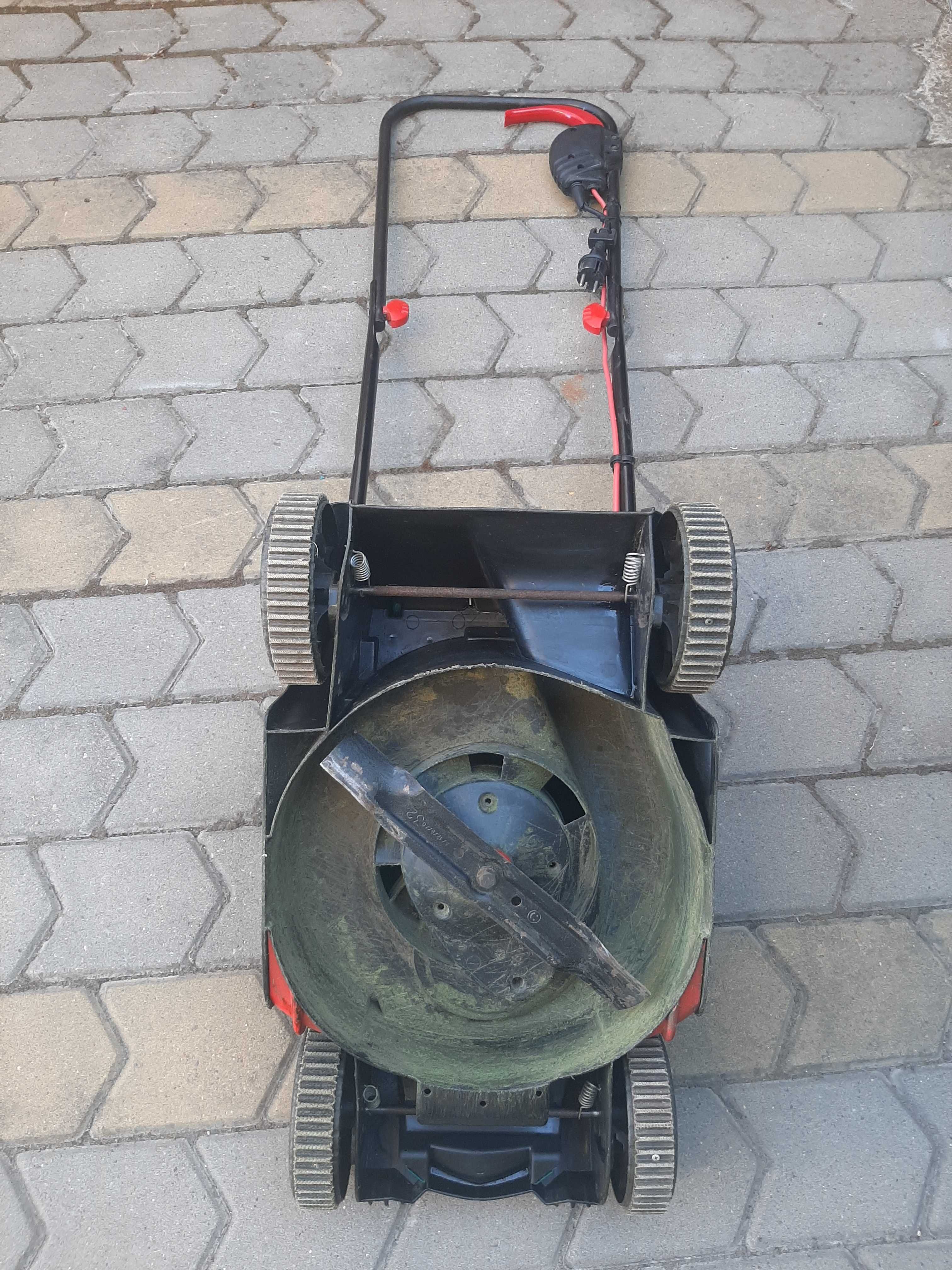 Masina de tuns gazon/iarba Bosch ARM 32